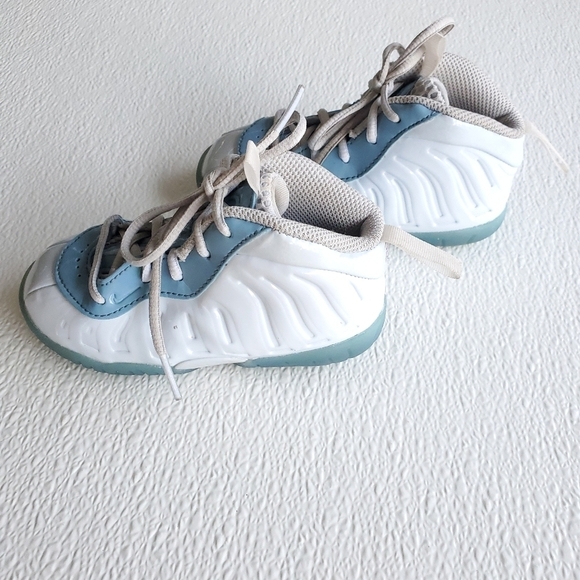 Nike Little Posite One Basketball Shoe White|Blue Toddler Size 7C DM1094-400 - Picture 3 of 9